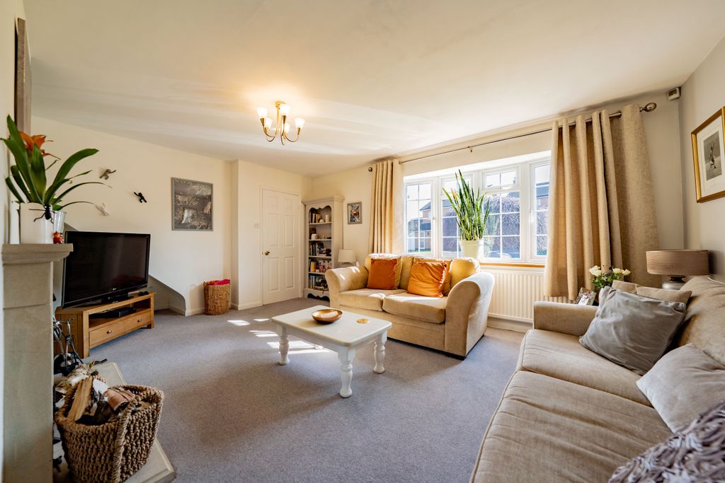 Property photo 3 of 26 Dsc08065