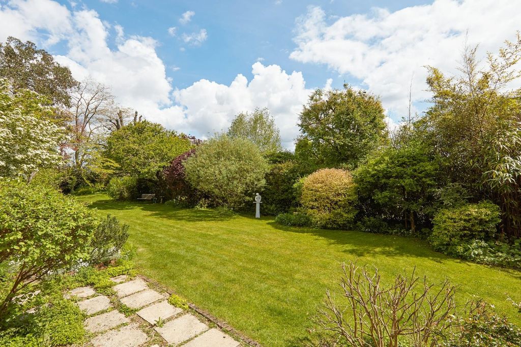 Property photo 3 of 29 176_Huntingdon_Road_100523 25-2.Jpg