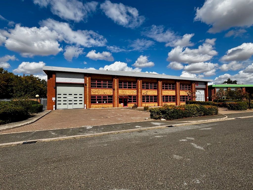 Property photo 1 of 9 Unit 12 St Martins Bedford