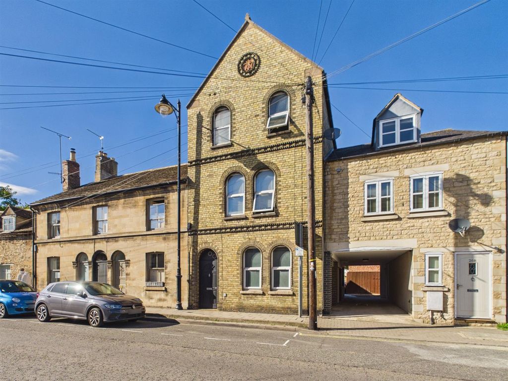 Property photo 1 of 6 St Leonards Street, Stamford