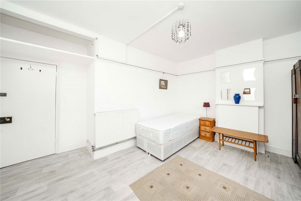 Property photo 2 of 3