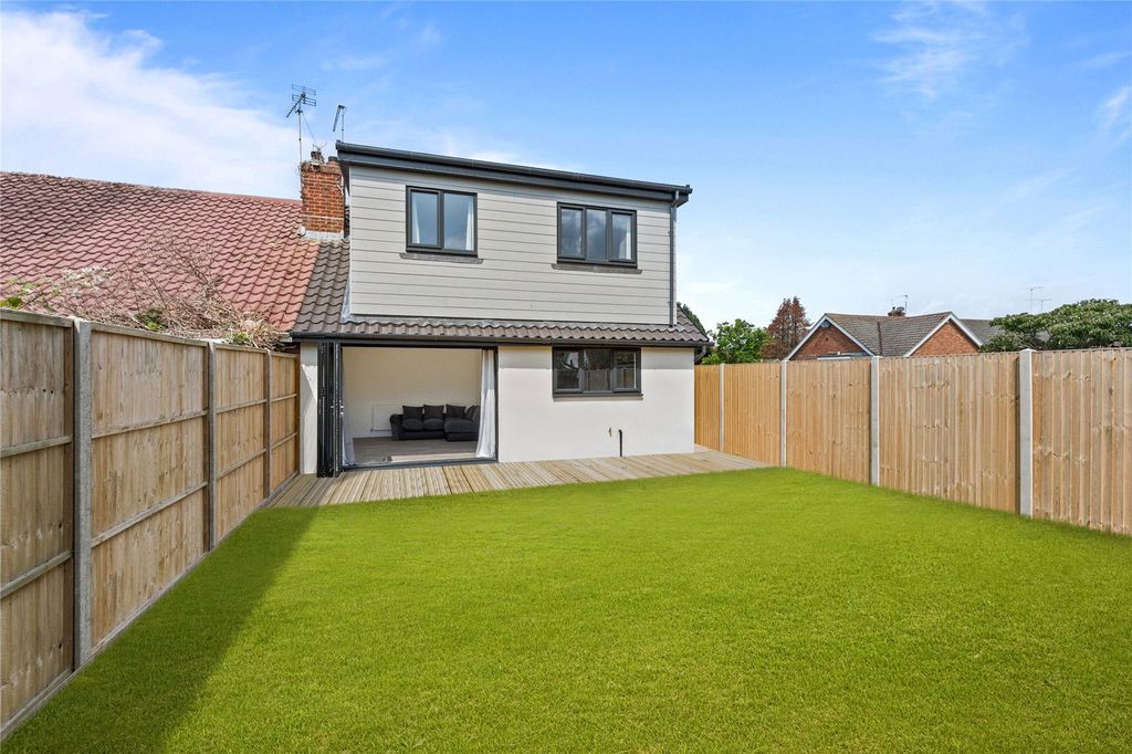 Property photo 2 of 14 Picture No. 12