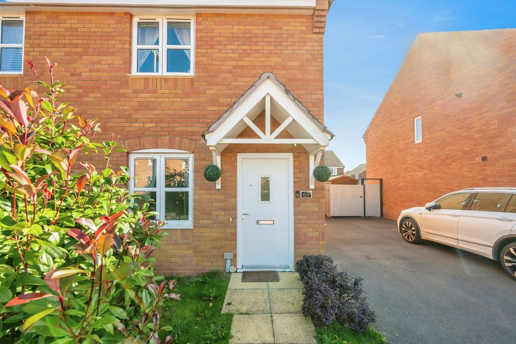 Property photo 2 of 17