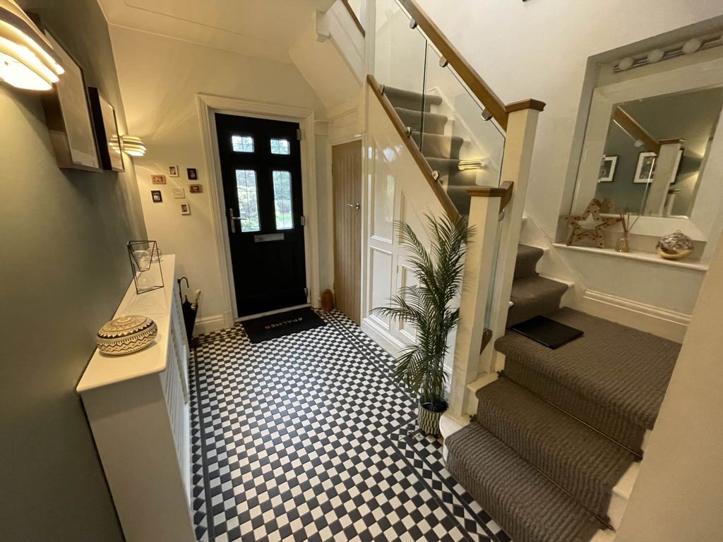 Property photo 2 of 22