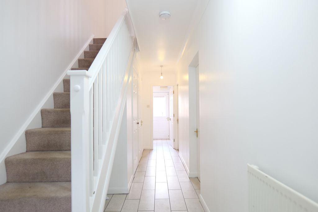 Property photo 2 of 30