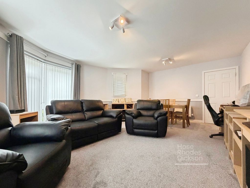 Property photo 2 of 10 Living Room