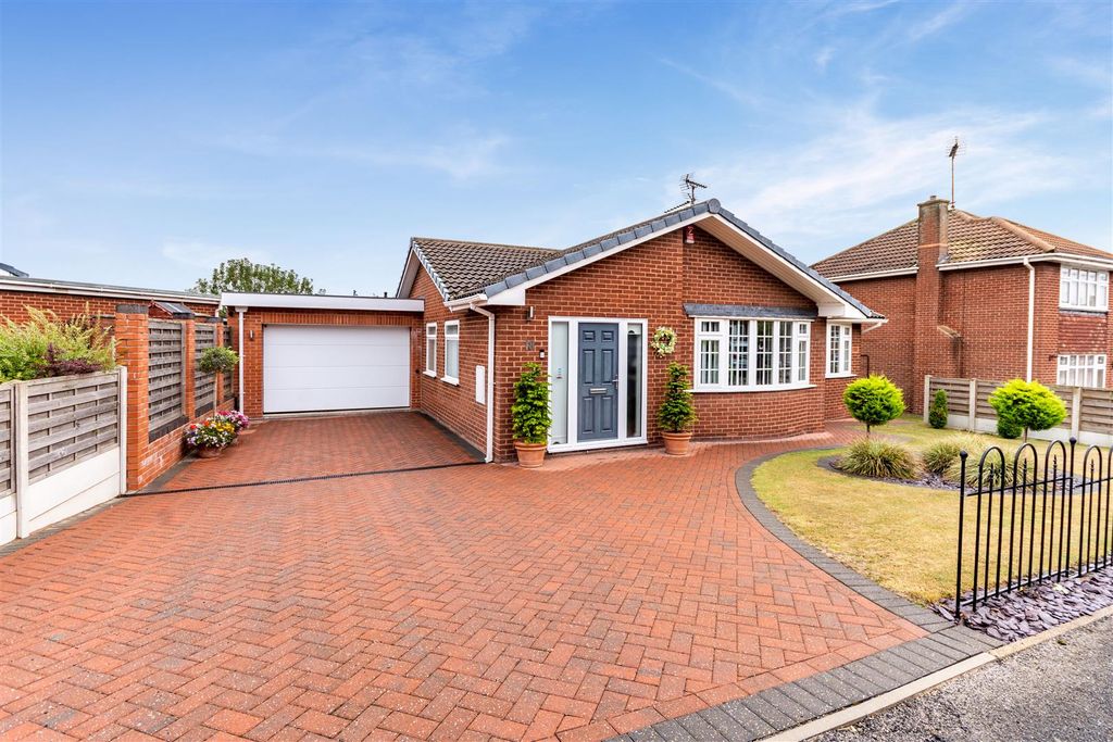 Property photo 1 of 39 8661245-Exterior14.Jpg