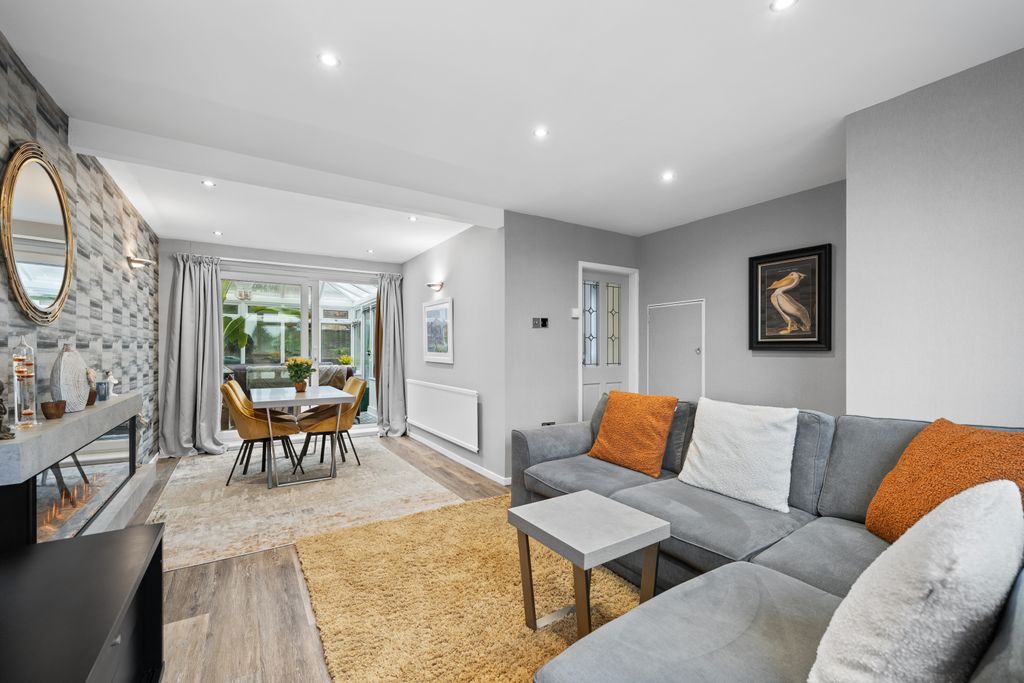 Property photo 2 of 25