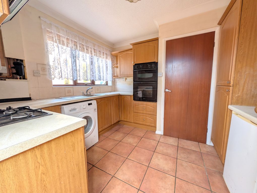 Property photo 3 of 16 Kitchen