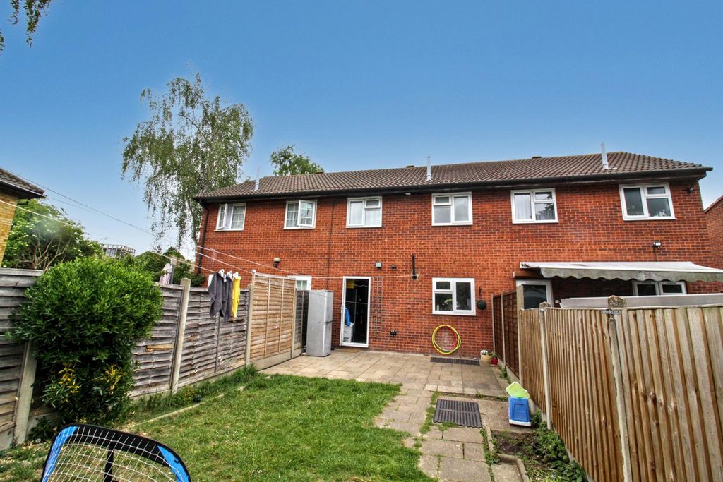 Property photo 2 of 9