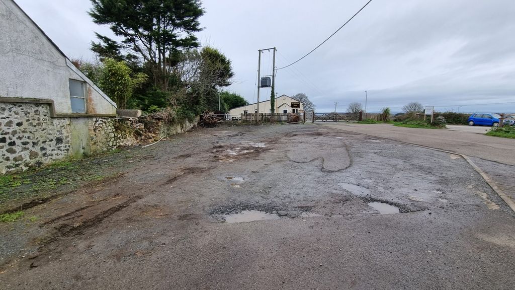 Property photo 1 of 3