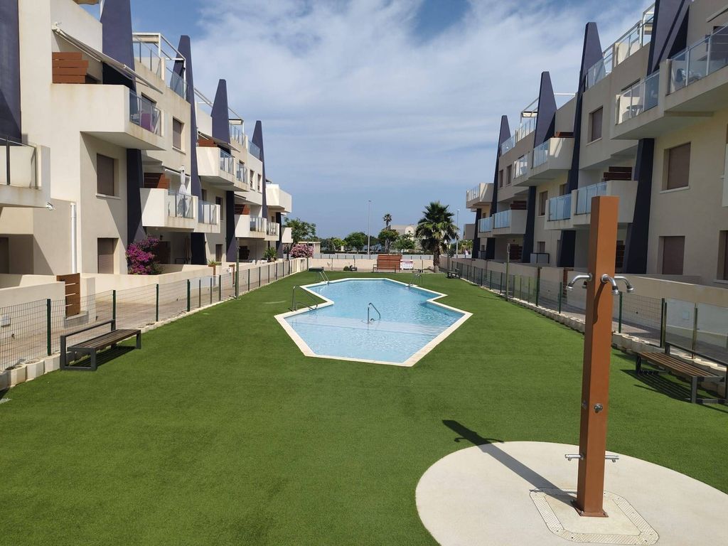 Property photo 2 of 50