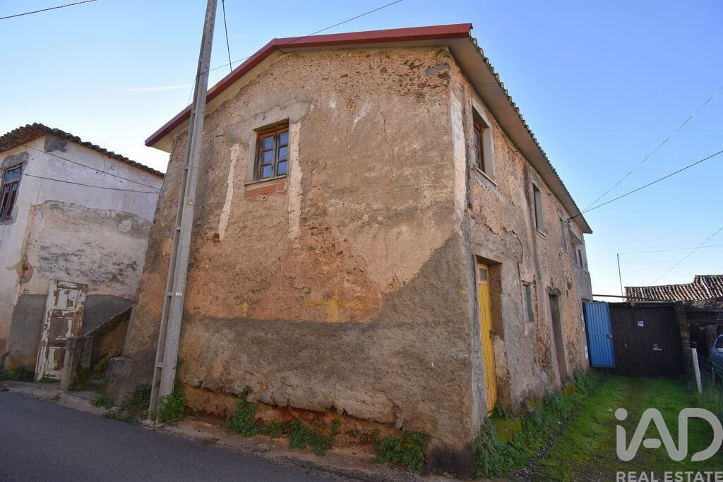 Property photo 2 of 32