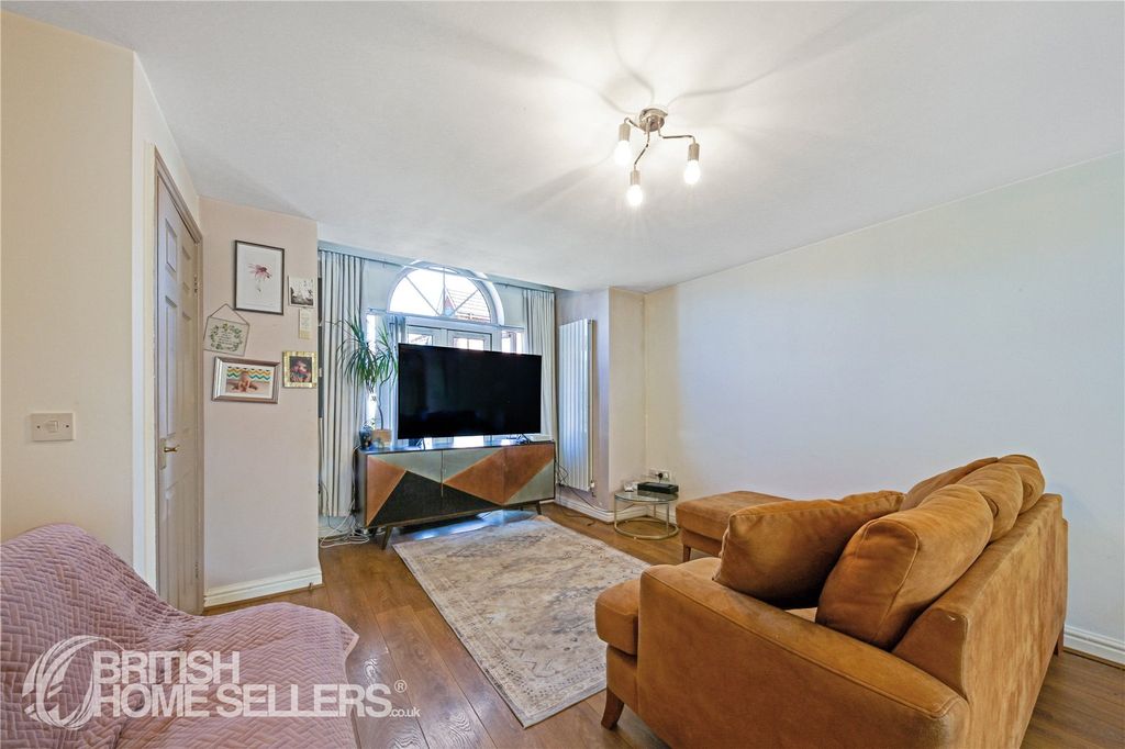 Property photo 3 of 15 Picture No. 15
