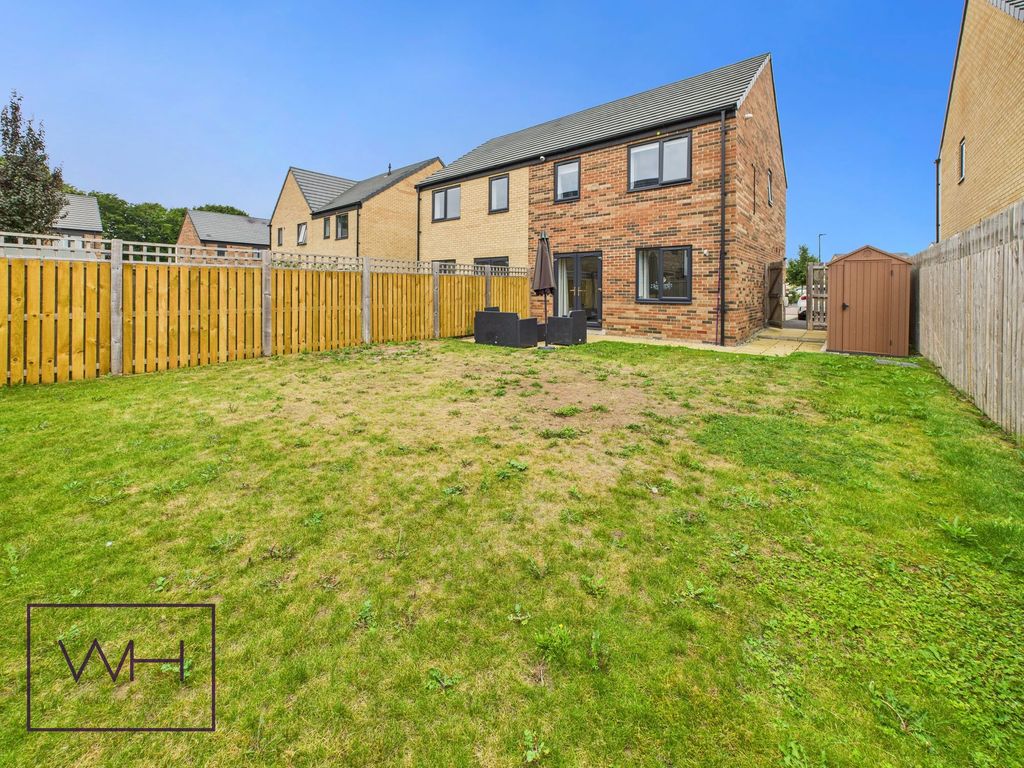 Property photo 2 of 18 Cam03785G0-Pr0295-Still016