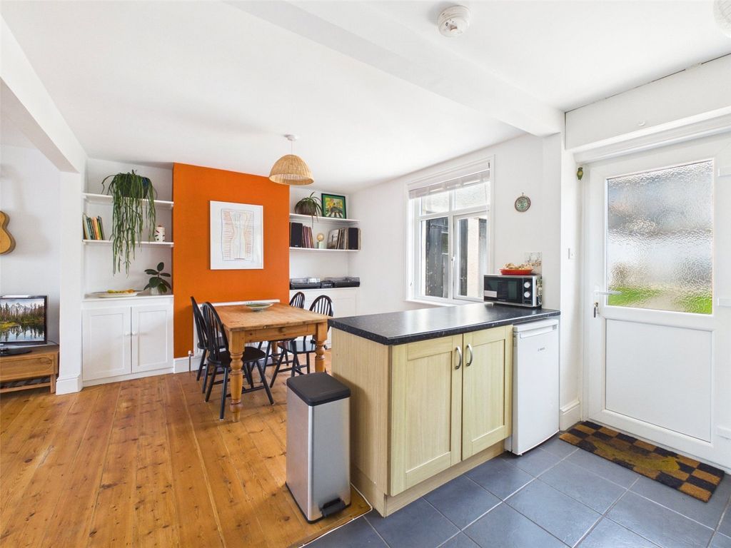 Property photo 3 of 18 Picture No. 02