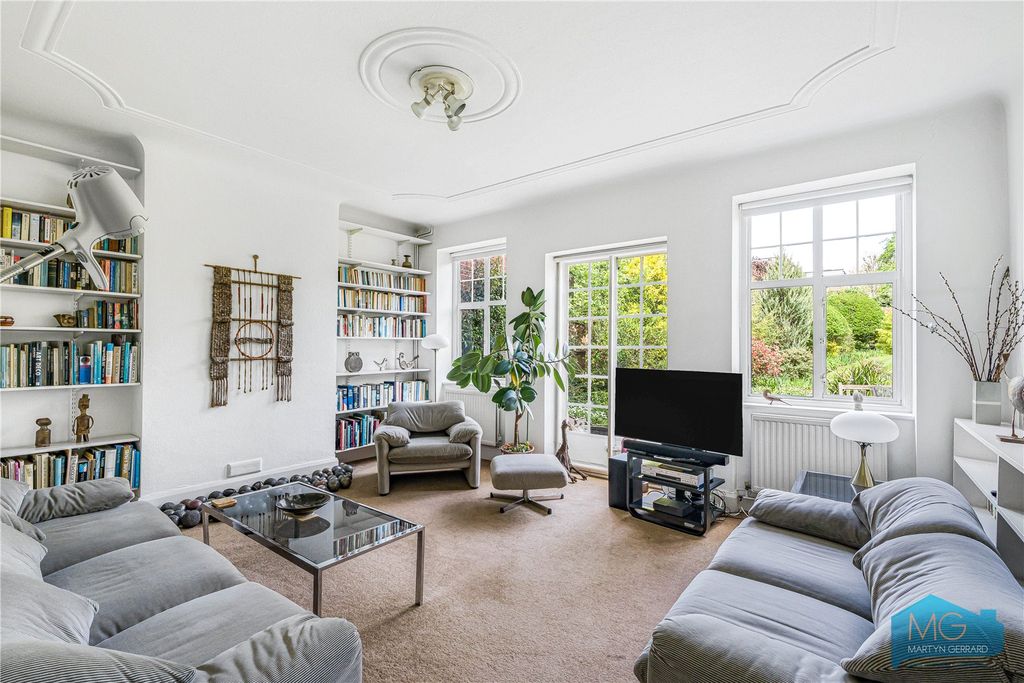 Property photo 3 of 49 Picture No. 27