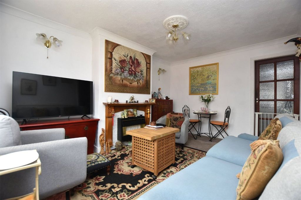 Property photo 2 of 12 Living Room