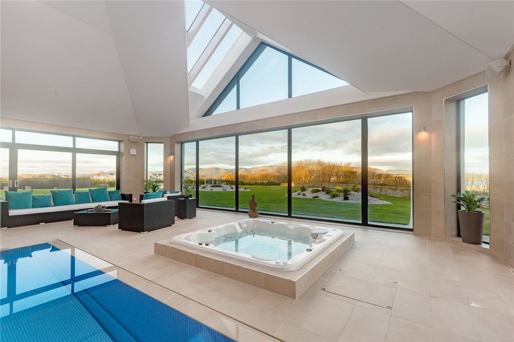 Property photo 3 of 35 Hot Tub
