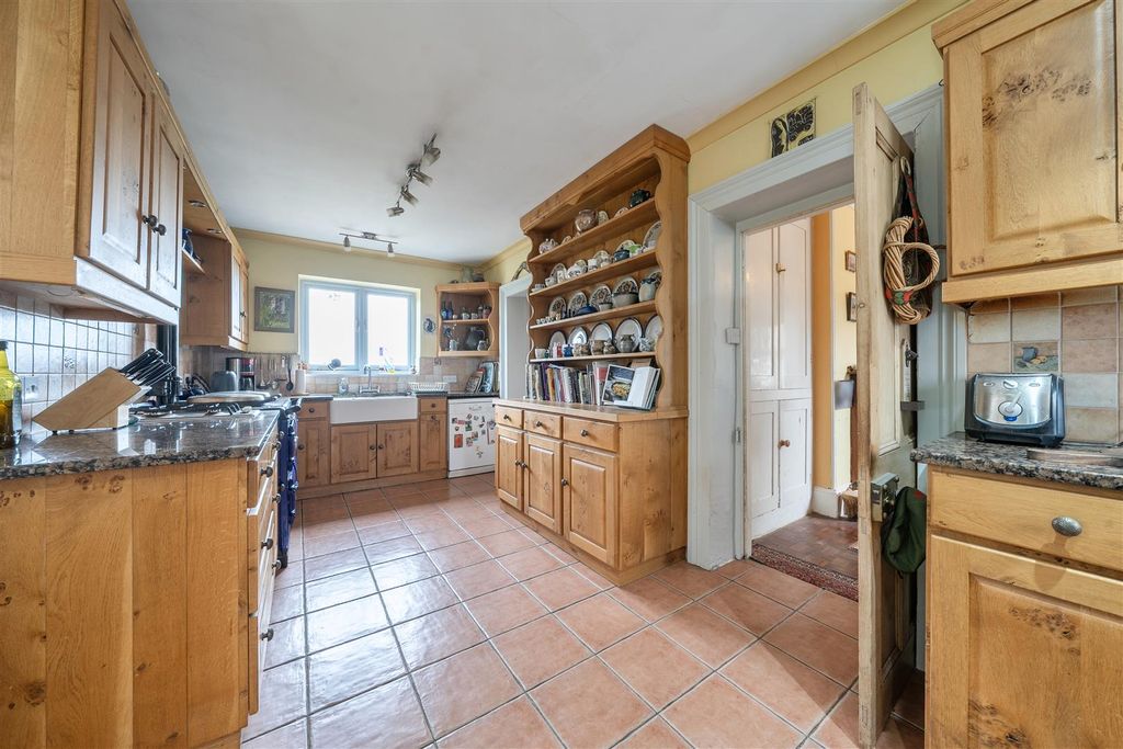 Property photo 3 of 19 3
