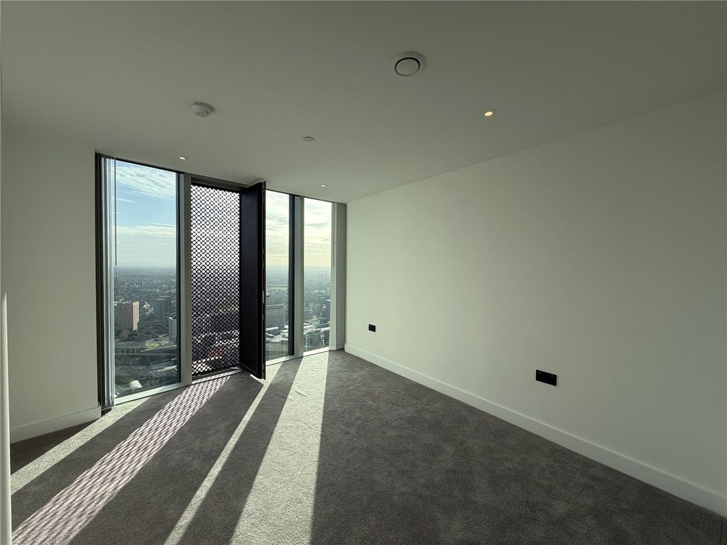 Property photo 3 of 30 Living Room