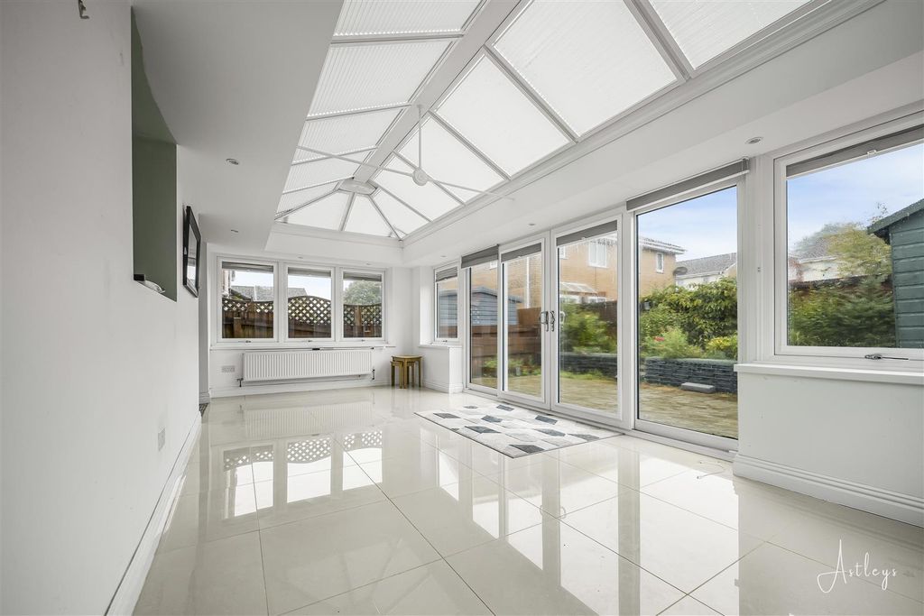 Property photo 3 of 22 Sun Room