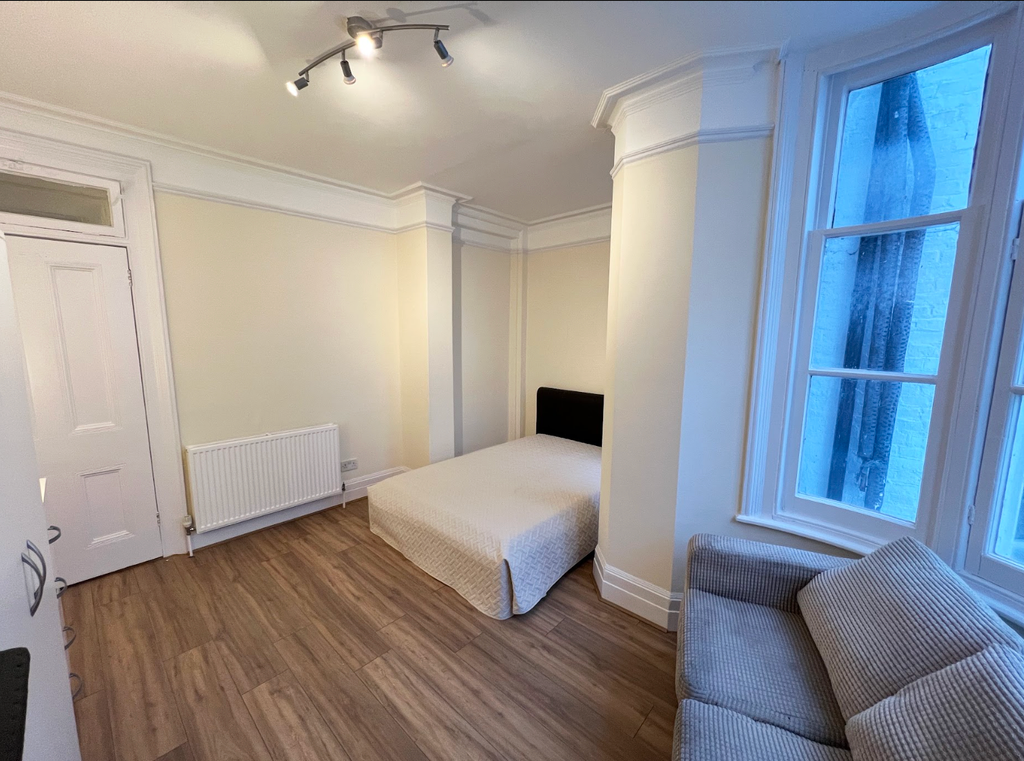 Property photo 2 of 9