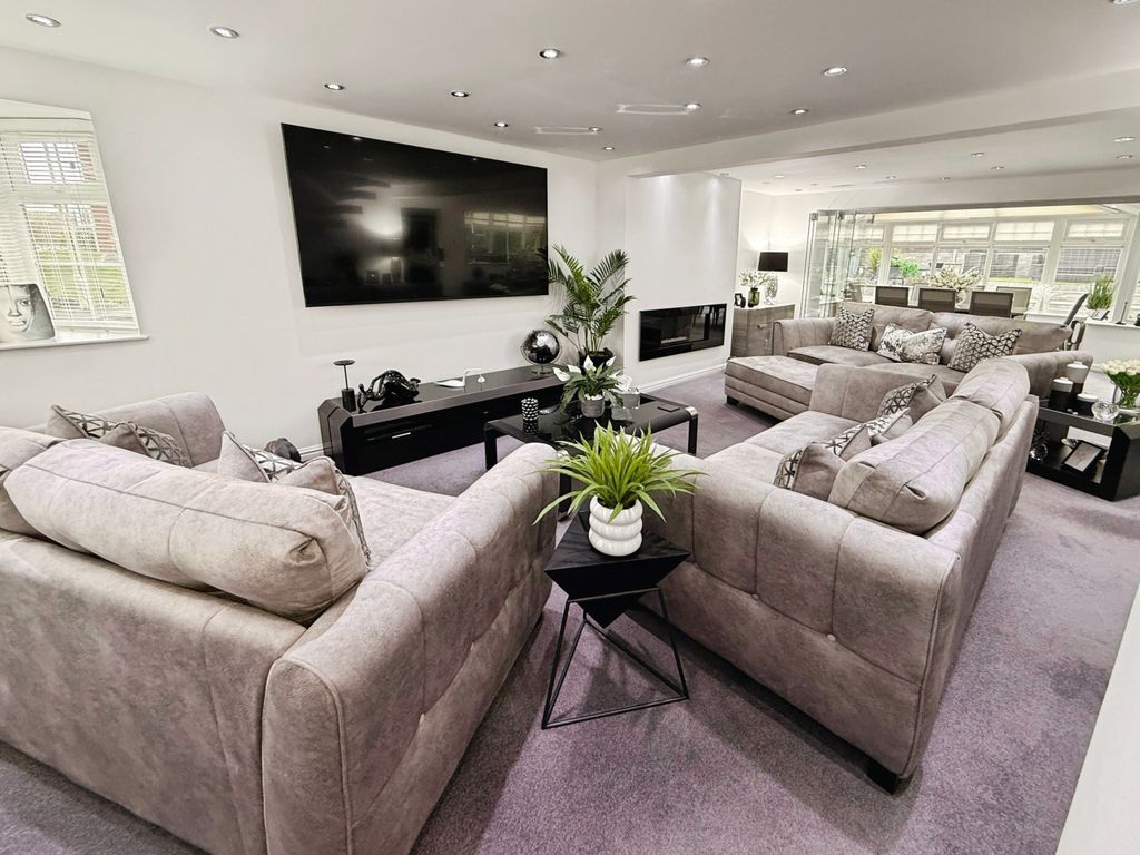 Property photo 2 of 24