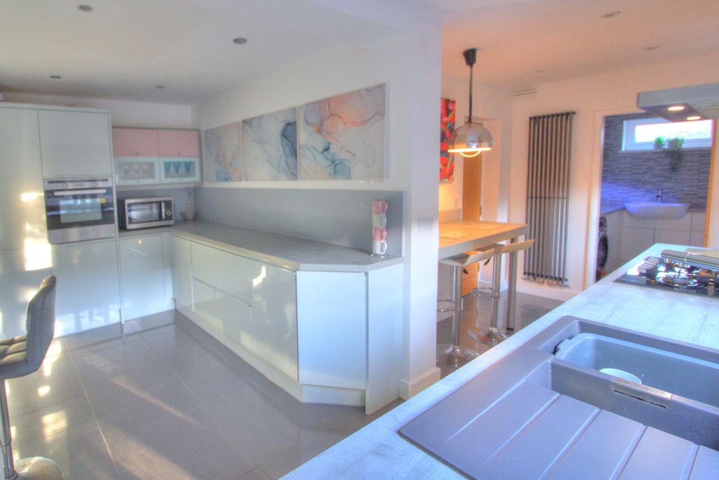 Property photo 2 of 26