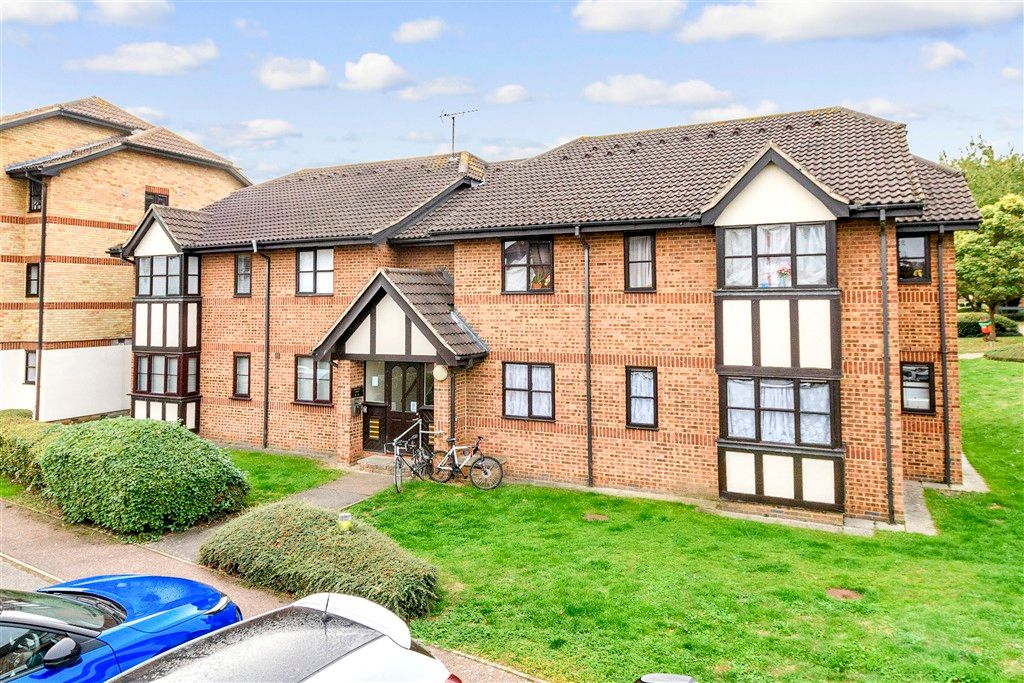 Property photo 3 of 10 Bedroom 1