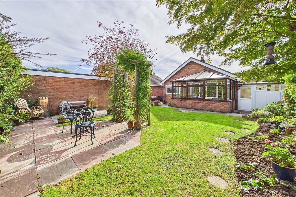 Property photo 2 of 18