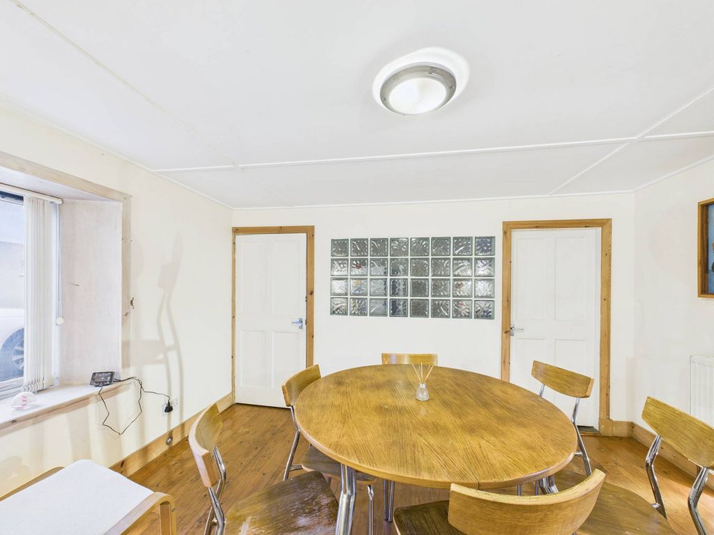 Property photo 3 of 29