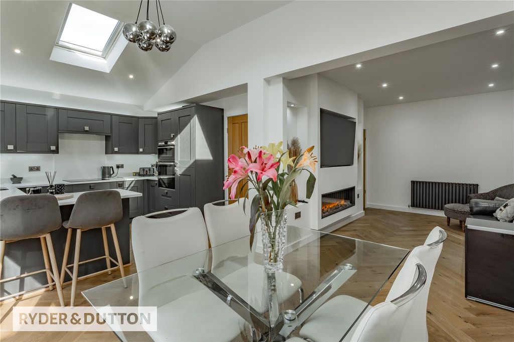 Property photo 2 of 34 Picture No. 27