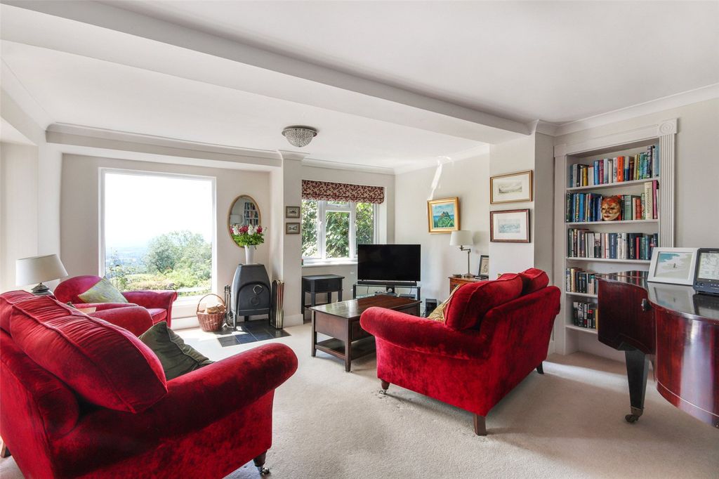 Property photo 3 of 19 Sitting Room