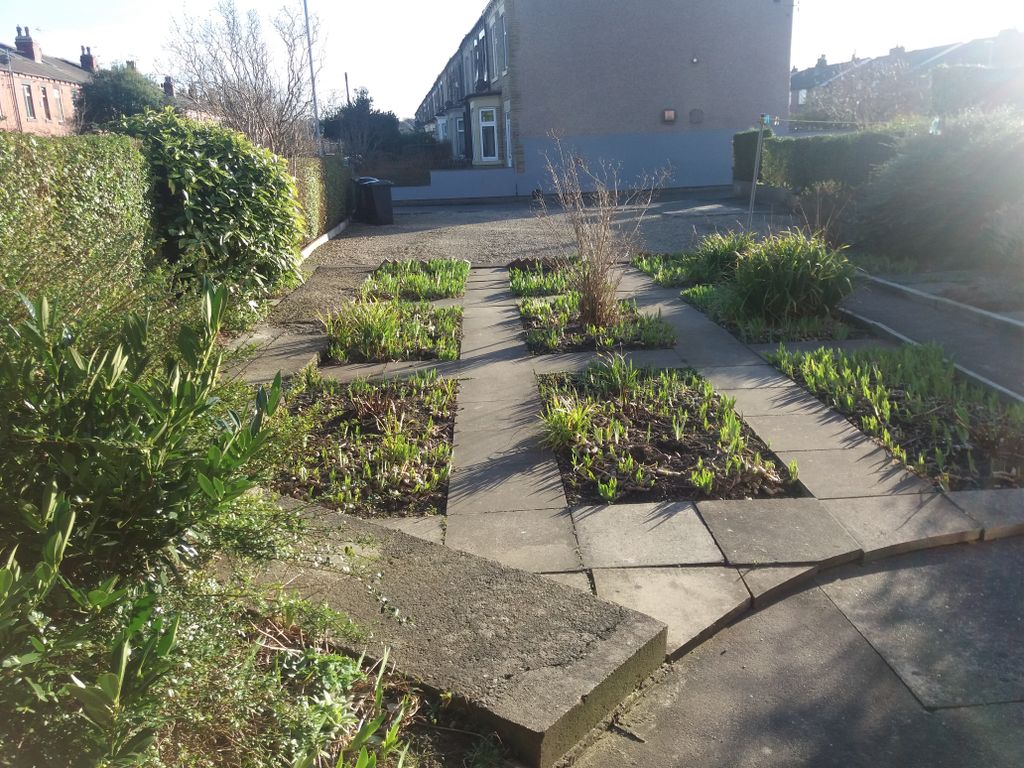 Property photo 2 of 25