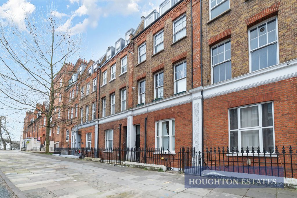 Property photo 1 of 11 Photo 10