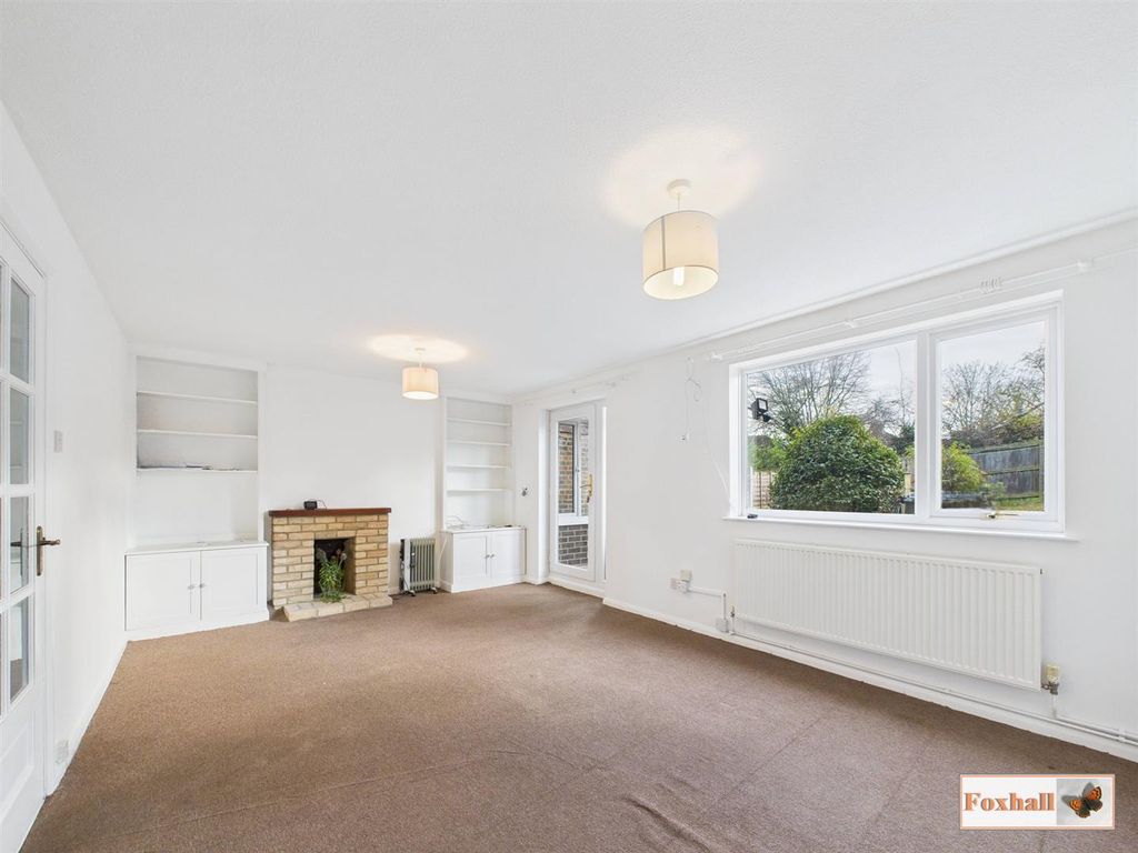 Property photo 3 of 20 Lounge / Diner