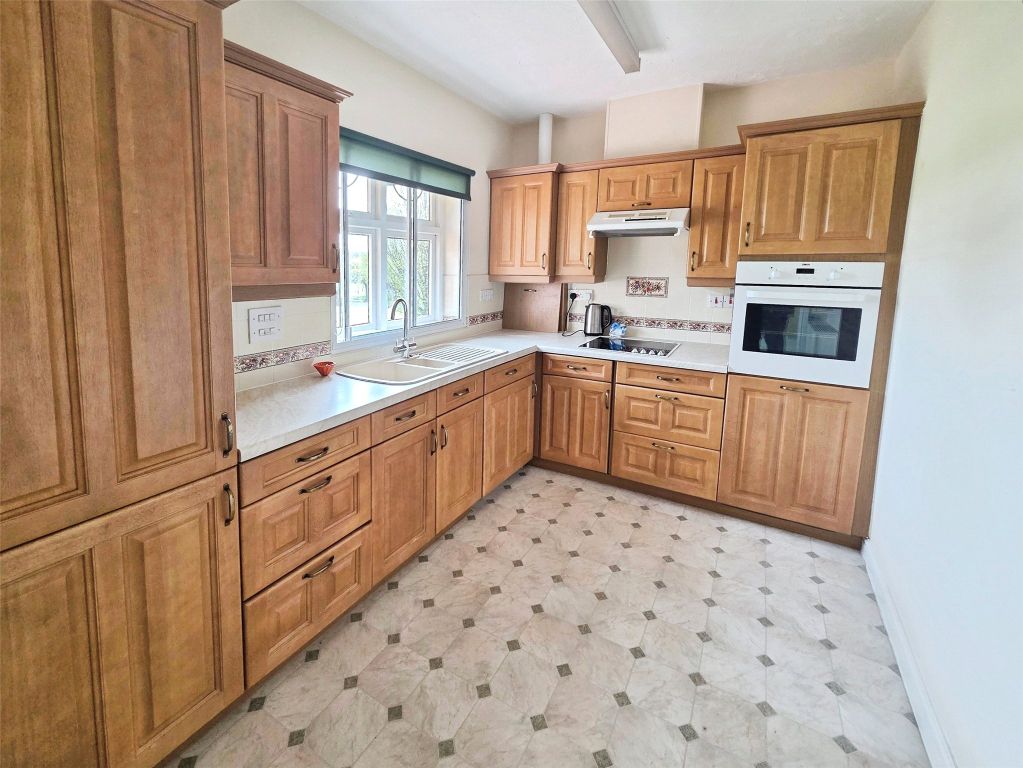 Property photo 3 of 13 Img