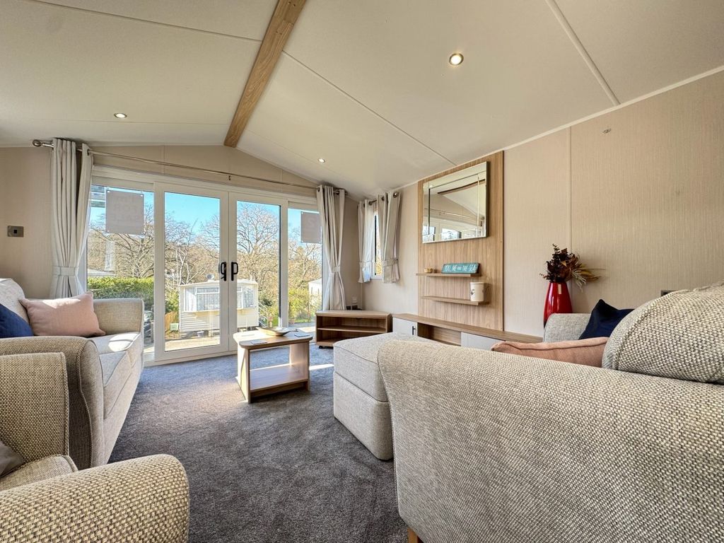 Property photo 2 of 12 Willerby Lamberhurst 2019 Vs413593 130682990.Jpeg