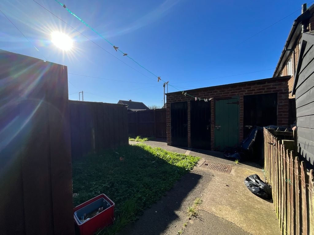 Property photo 3 of 11 4104476