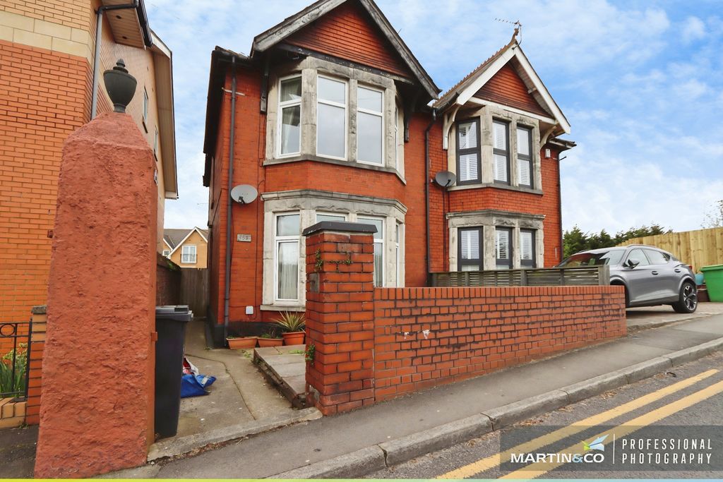 Property photo 2 of 13