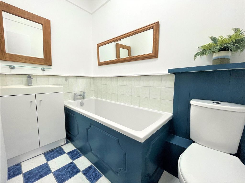 Property photo 3 of 12 Picture No. 18