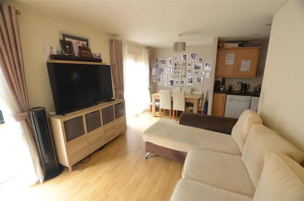 Property photo 3 of 9 Picture No. 06