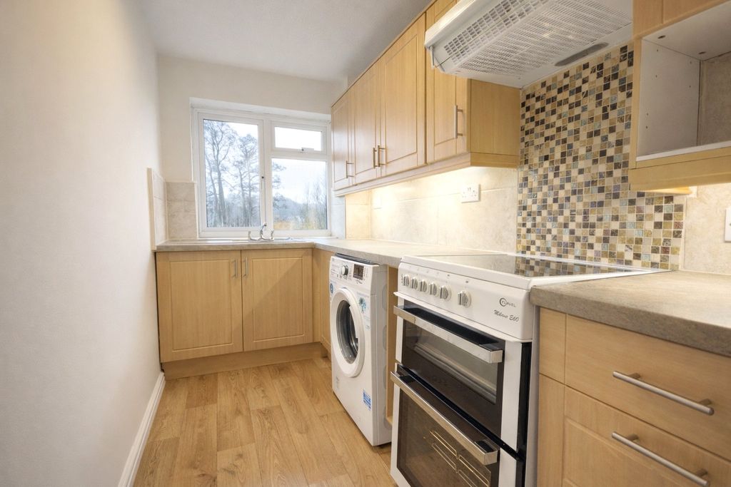 Property photo 2 of 11 Picture No. 14