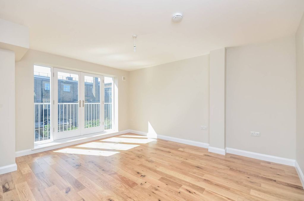 Property photo 2 of 5