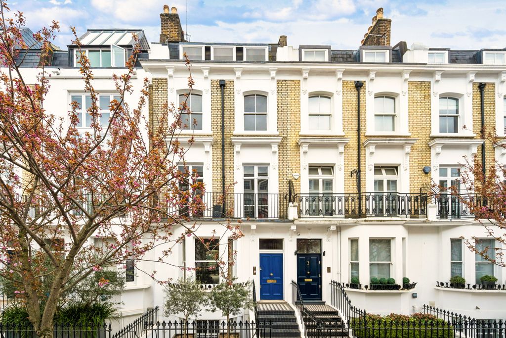 Property photo 1 of 17 Exterior