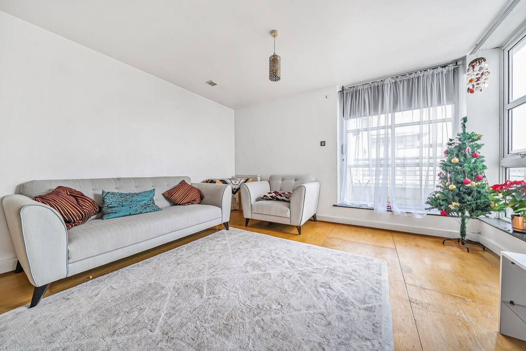 Property photo 1 of 8