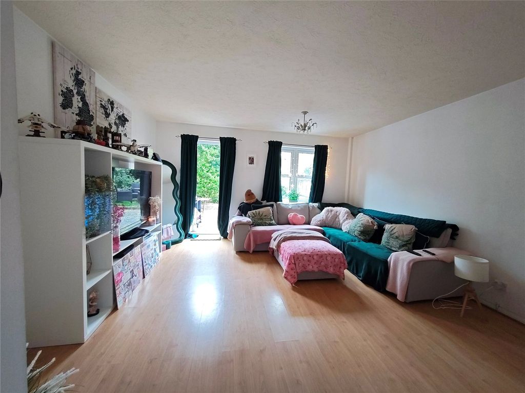 Property photo 2 of 11 Picture No. 08