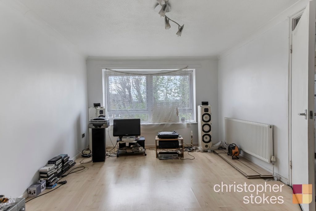 Property photo 2 of 11 4817292