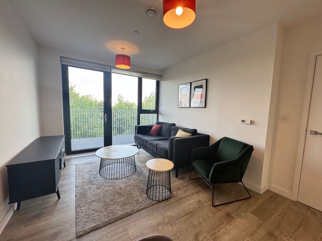 Property photo 3 of 14 Image00011